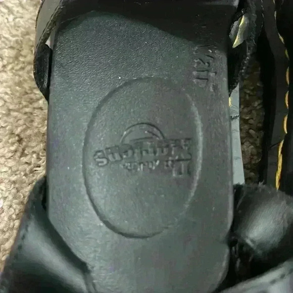 Dr. Martens - Picture 7 of 9